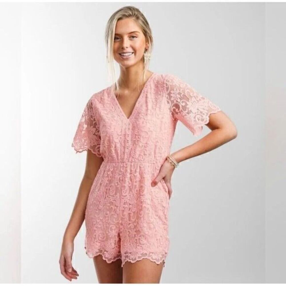 Daytrip Romper Women's S Lace Embroidered Mesh Pink Peach Lace V-Neck Shorts